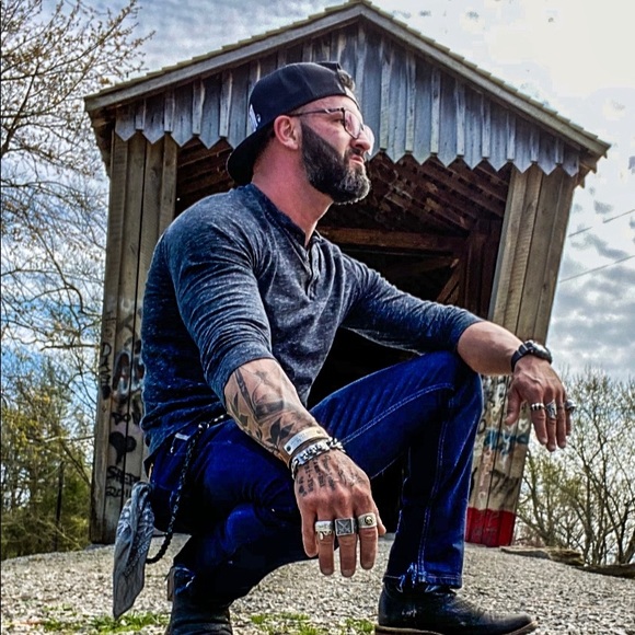 Meet your Posher, Mike - Picture 5 of 14